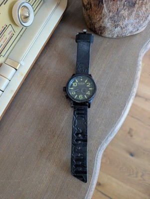 Nixon 51-30 Tide Heavy Metal Black - Markante XL Uhr