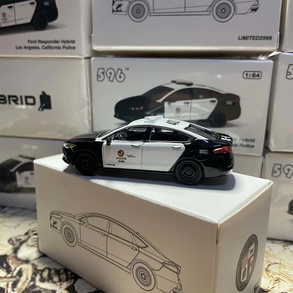 Modelo 596 1:64 Ford Responder híbrido Los Ángeles California modelo de coche de policía Foto 3 de 4