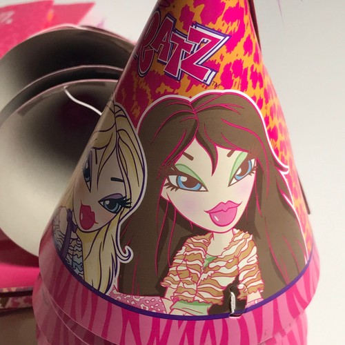 Paquete de 22 sombreros y bolsas de papel para fiesta de papel Bratz - Imagen 6 de 8