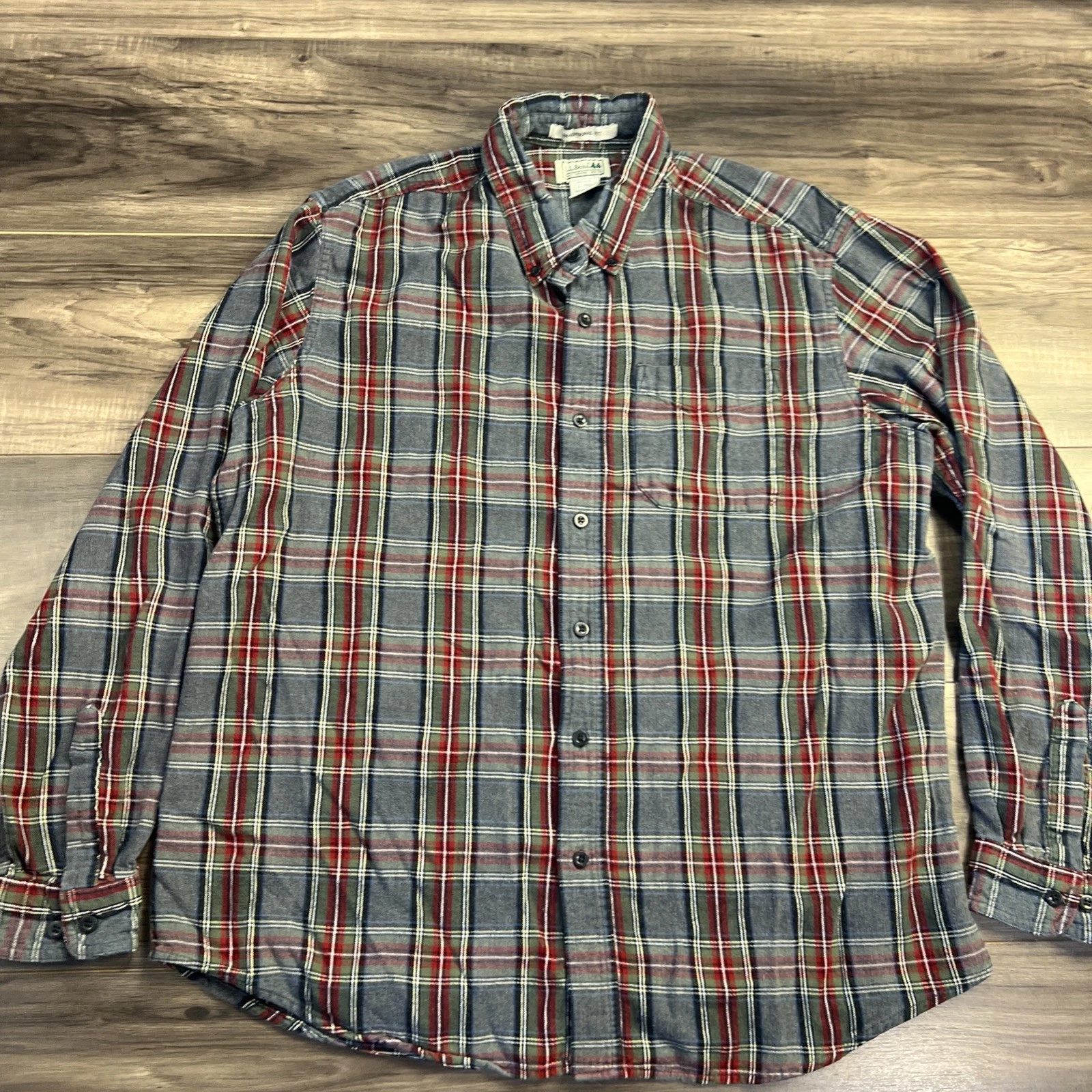 LL Bean Shirt Mens Large Gray Red Plaid Flannel Button Down Outdoors Long Sleeve