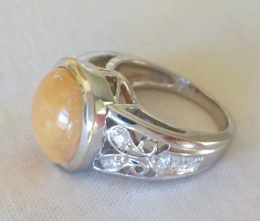 Anillo de diamantes Laura Ramsey de oro blanco de 14 quilates con ópalo melocotón - 8,20 gms, talla 6, 3,0 ctw Foto 4 de 4