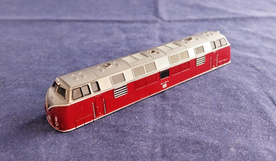 Arnold N2022 Gehäuse mit Lichtleiter für Diesellok BR 221 148-0 der DB
