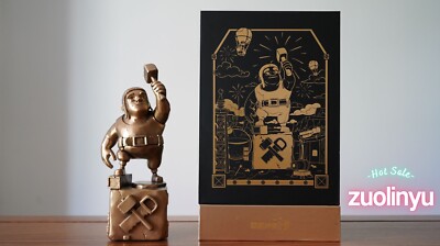 Supercell Clash of Clans Clash Royale Tenth Anniversity Golden Builder Statue