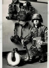 1986 Press Photo Pfc. Jeff Mills models new Army equipment - hpm00304