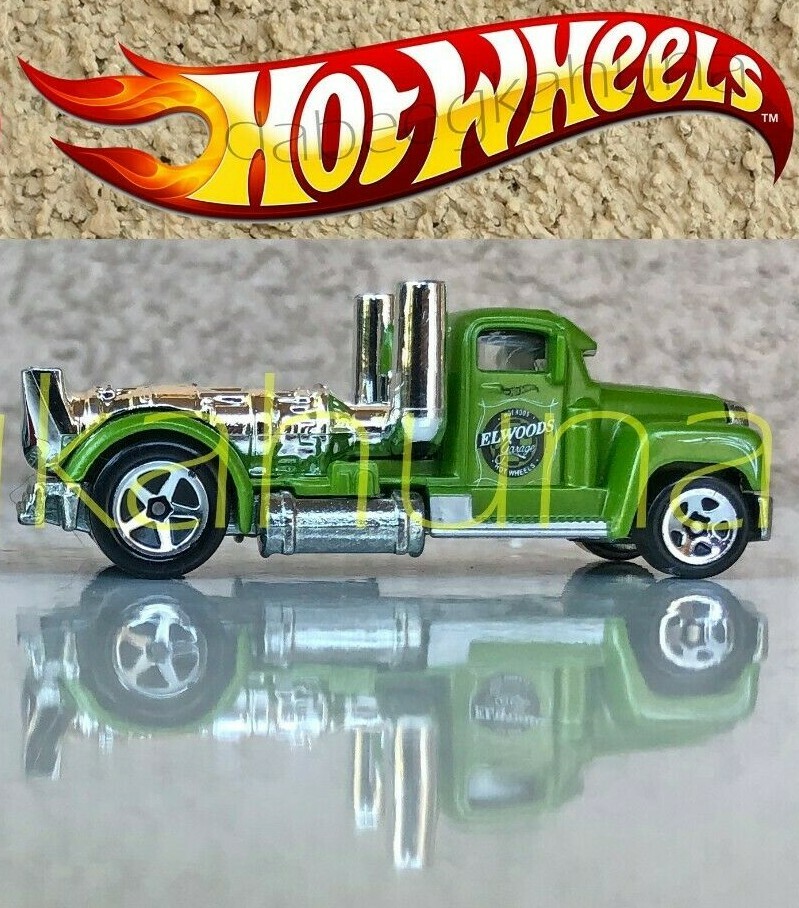 Hot Wheels CFH21 Elwoods Garage Green DieCast Truck Approx