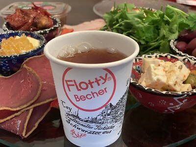 Einwegbecher für Gastro & Privat 25 Becher mit je 1,9 g Türkischen Schwarztee