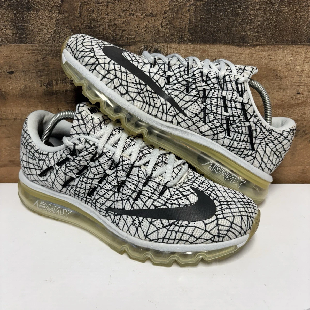 Preços baixos em Nike Air Max 2016 White Black | eBay