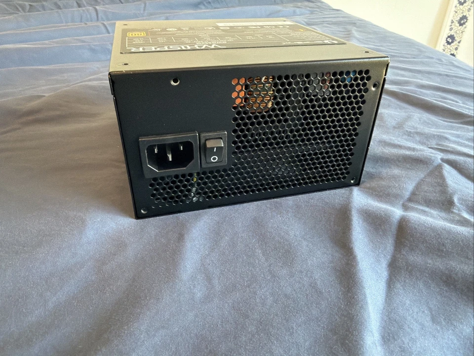 Fuente de alimentación modular ATX Bitfenix Whisper BWG550M 550W, usada Foto 3 de 4