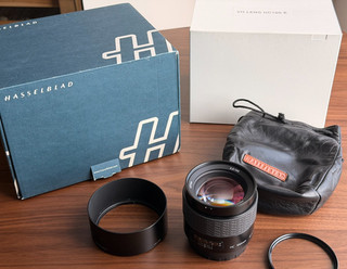 Hasselblad HC 100mm f/2.2 mint shutter count 1500 serviced full set with box