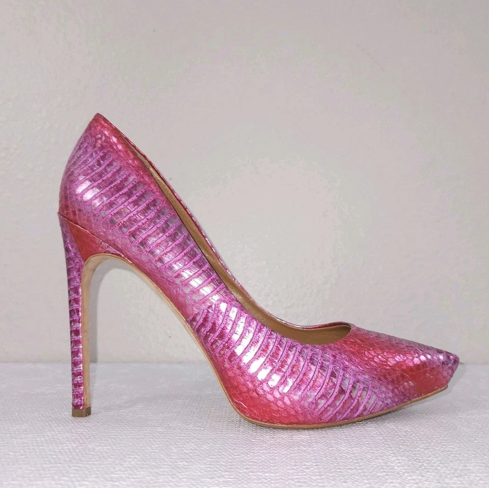 Salto agulha feminino Rachel Roy Gardner plataforma 9,5 rosa vermelho pele de cobra - Imagem 3 de 4