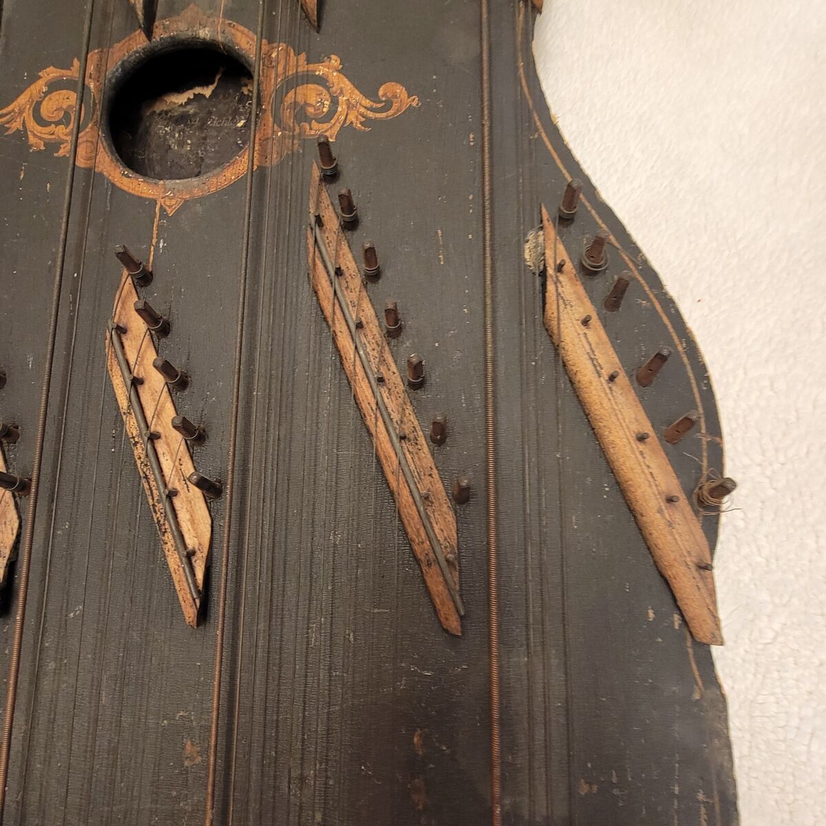 1870 AMERICAN HARP-ZITHER EICHLER - RARE ANTIQUE INSTRUMENT 1870 AMERICAN HARP-ZITHER EICHLER - RARE ANTIQUE INSTRUMENT