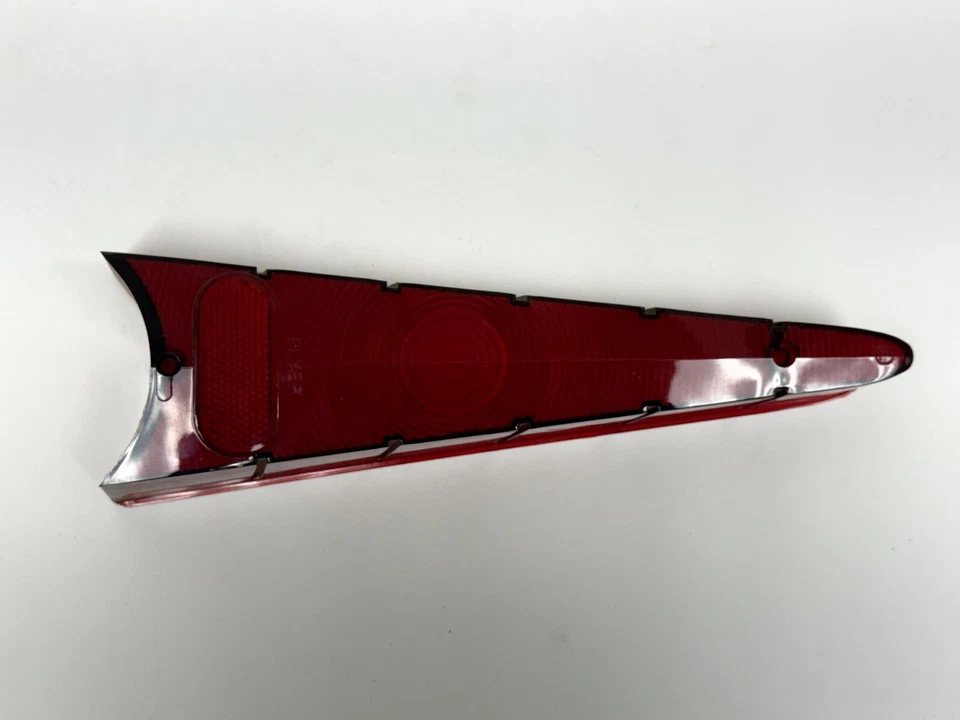 Lámpara trasera Plymouth Belvedere Fury Savoy 1957 lente de luz nueva de Lote Antiguo 1689907 Foto 4 de 4