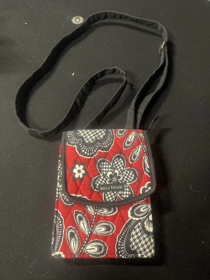 Bolsa tiracolo Bella Taylor vermelha preta floral paisley alça ajustável - Imagem 2 de 4