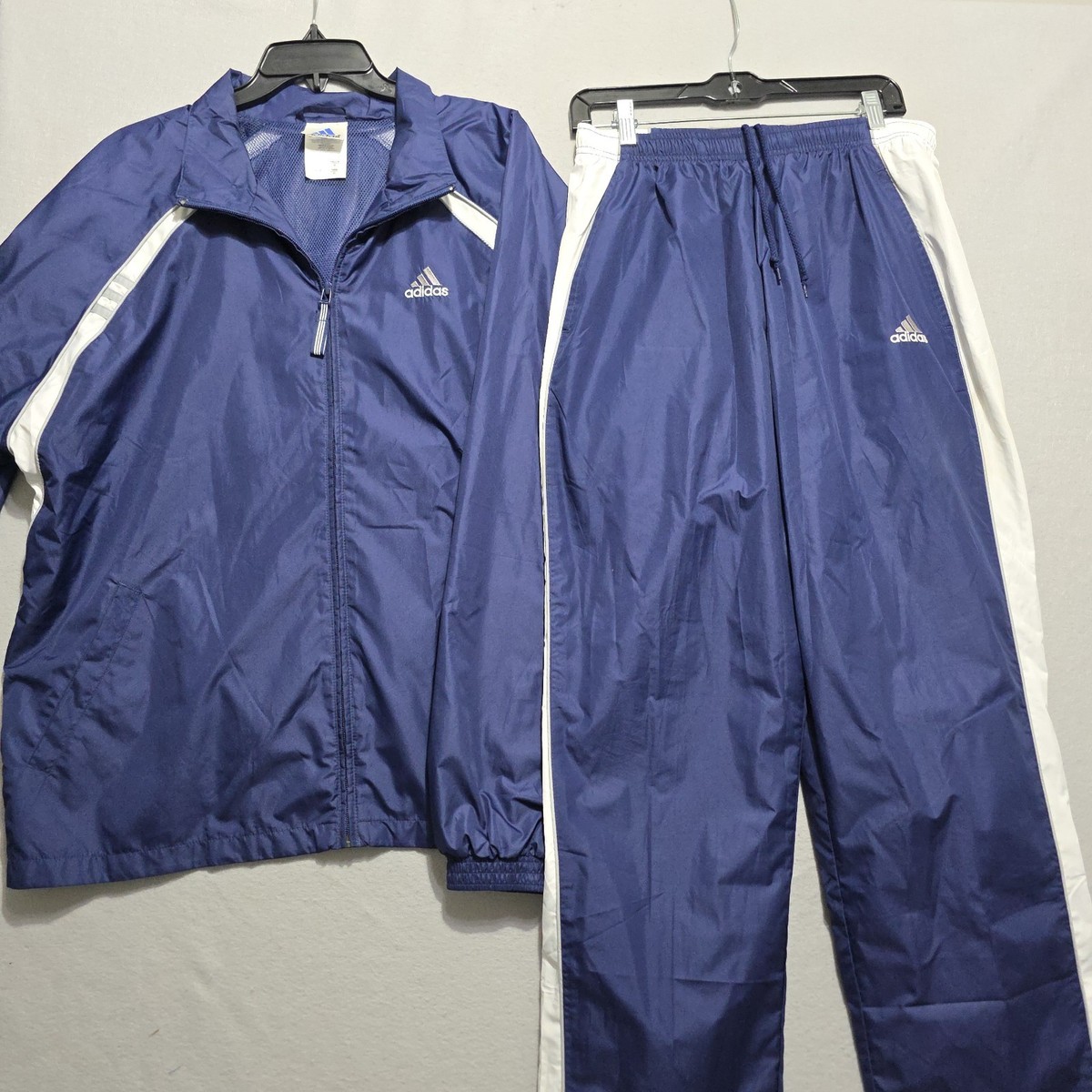 90s OLD adidas ナイロンジャケット　セットアップ　y2k シルバー Y2K adidas リバーシブル ナイロンジャケット 240121 – LABORATORY®
