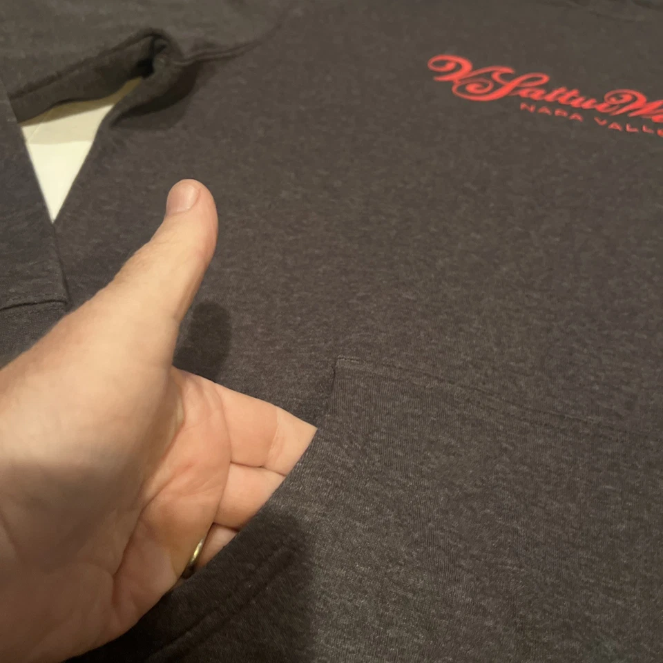 Moletom com capuz raro V. Sattui Winery Napa Valley logotipo adulto grande cinza novo - Imagem 3 de 4