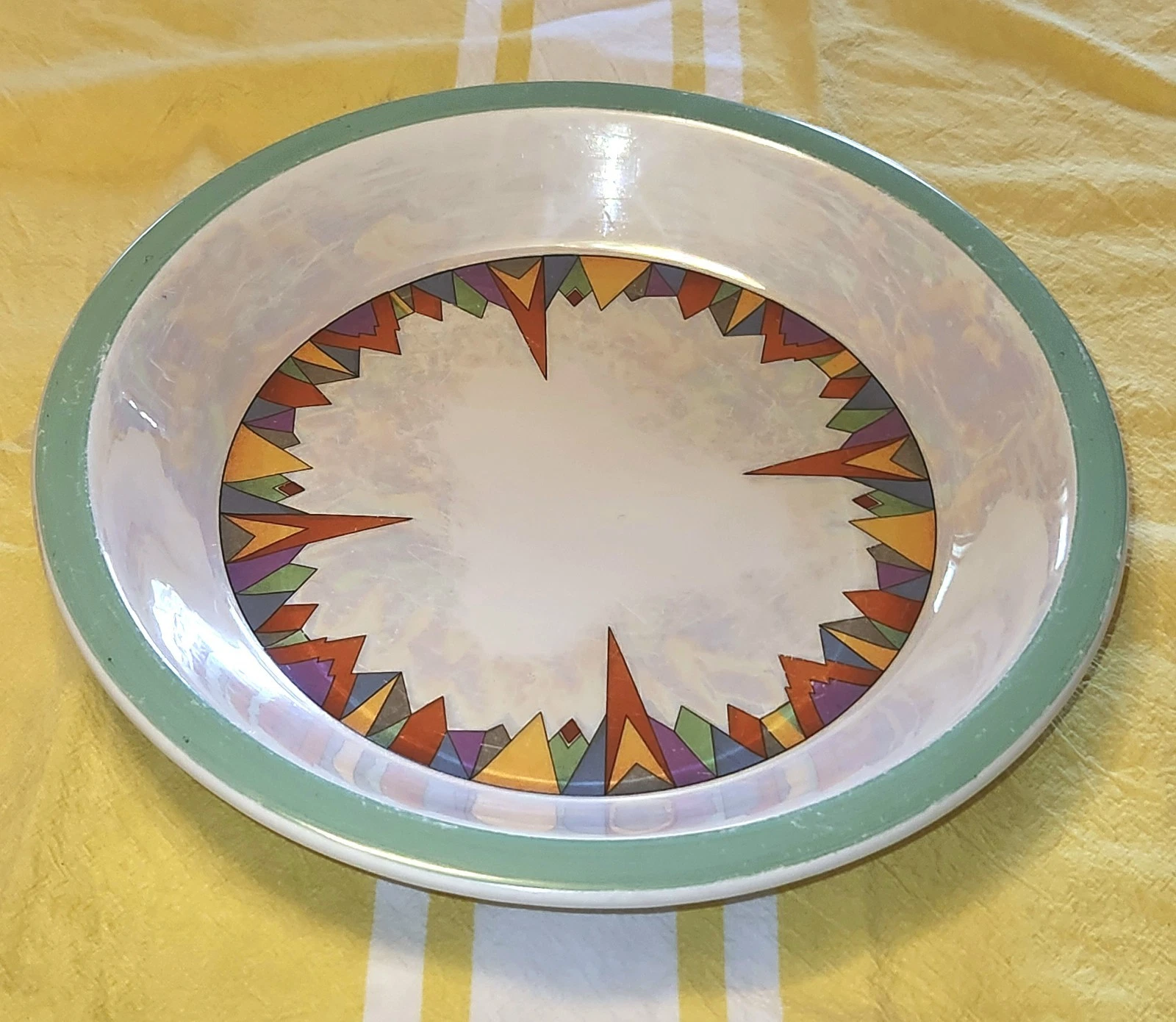 Vintage Hall China Chrysler Art Deco Pie Plate Ceramic Pie Dish Forman Bros. Inc
Opens in a new wind