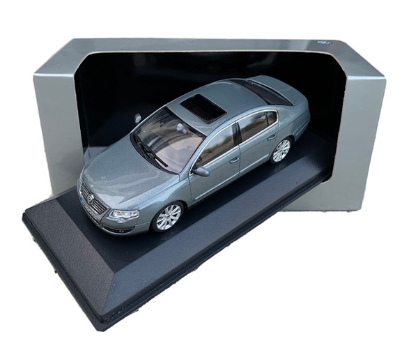 Volkswagen Passat B6 - MaßStab 1:43 - VW Minichamps Modellauto 3C0099300A7T-image