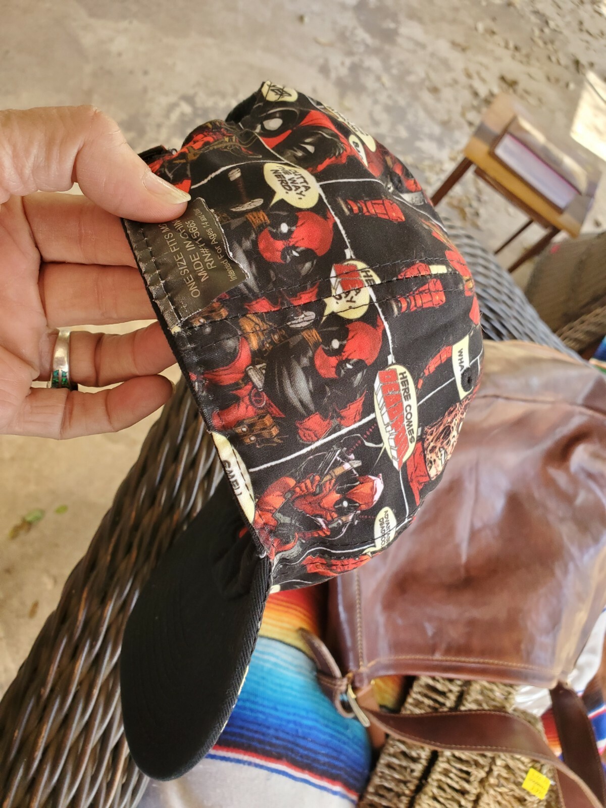 MARVEL COMICS DEADPOOL REVERSIBLE HAT CAP FLAT BI… - image 2