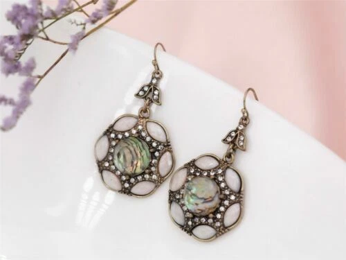 Orecchini di bigiotteria rose in strass