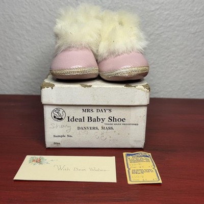 Vtg Mrs Days Ideal Baby Shoes Infant Size 4 Rabbit Fur Booties 50s with Box