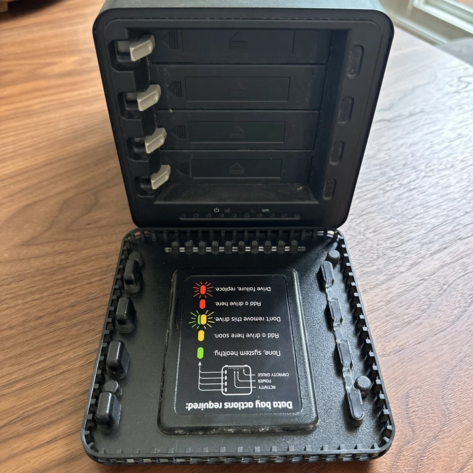 Drobo DDR3A21 USB 3.0 NO DRIVES - Image 3 of 4