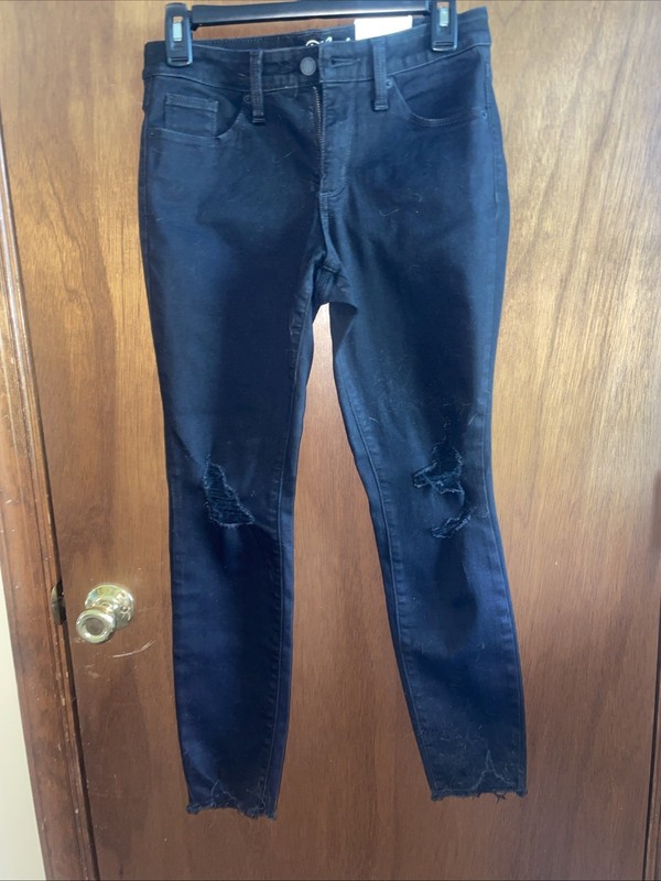 UNIVERSAL THREAD Women’s Skinny Distressed Rough-Hem Black Jeans-Sz 2 Short/26S