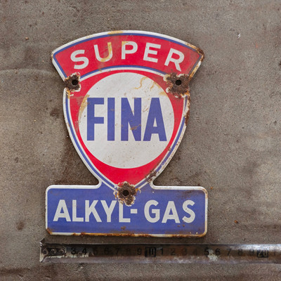 VINTAGE FINA SUPER ALKYL GAS OLD US GASOLINE OIL GAS PUMP ENAMEL PORCELAIN SIGN