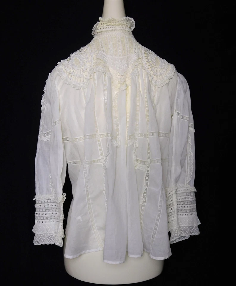**Antigua blusa eduardiana blanca de algodón bordada de encaje cuello alto con volantes Foto 3 de 4
