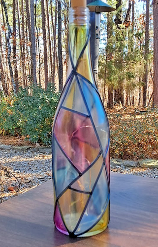 Hand Painted Faux Stained Glass Wine Bottle Lamp w/Fairy Lights-Unique Decor - 第 6/8 張圖片