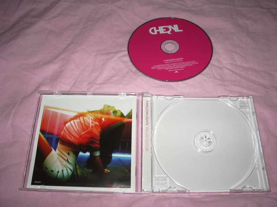 /// CD ALBUM CHERYL A MILLION LIGHTS 2012 - Photo 3/3