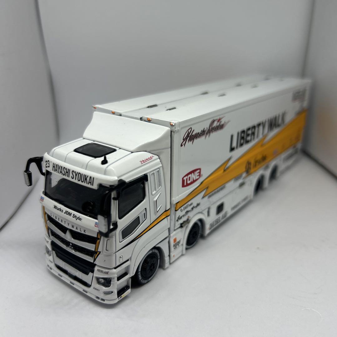 Mitsubishi Fuso Super Great LBTruck Diecast Model 1/64 Mitsubishi Fuso Super Great LBTruck Diecast Model 1/64