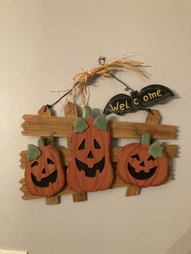 Halloween Jack O’ Lanterns Carved Pumpkin Bat Wooden Welcome Door Sign - Picture 1 of 2