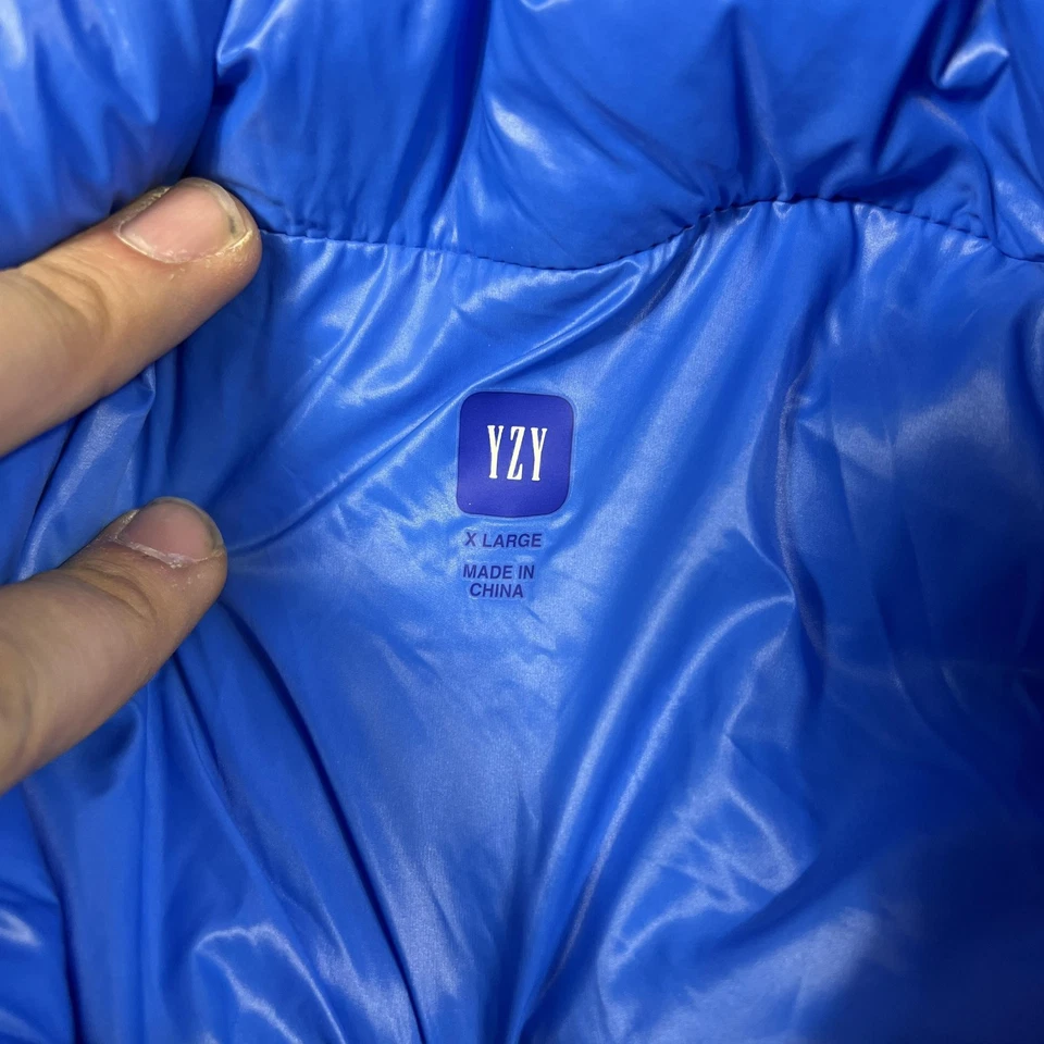 Chaqueta Yeezy Gap Para Hombres XL Azul Cobalto Redonda Puffer Nylon Aislado Burbuja YZY Foto 2 de 4
