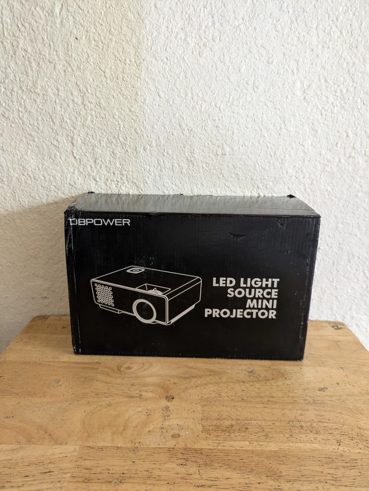 DBPOWER LED LIGHT SOURCE SMART PROJECTOR - BRAND NEW IN BOX - Image 2 of 4