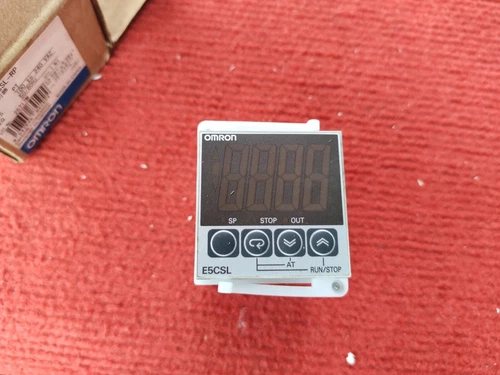P:VT35 NEW Omron E5CSL-QTC Temperature Controller TC 100-240VAC 50/60HZ