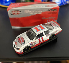 Action 1/24 Darrell Waltrip 11 Winston Cup Champion Chevy Monte Carlo 2003 Case