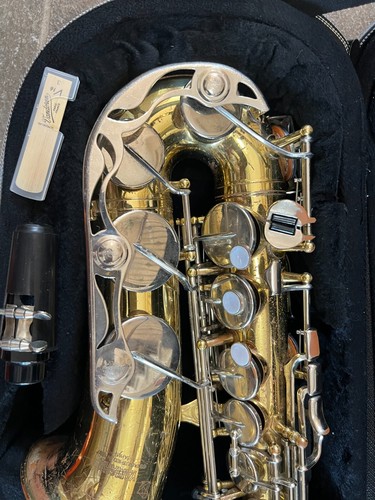 Yamaha YAS-23 Alto Saxophone with case and mouthpiece. Made in Japan - Picture 2 of 13