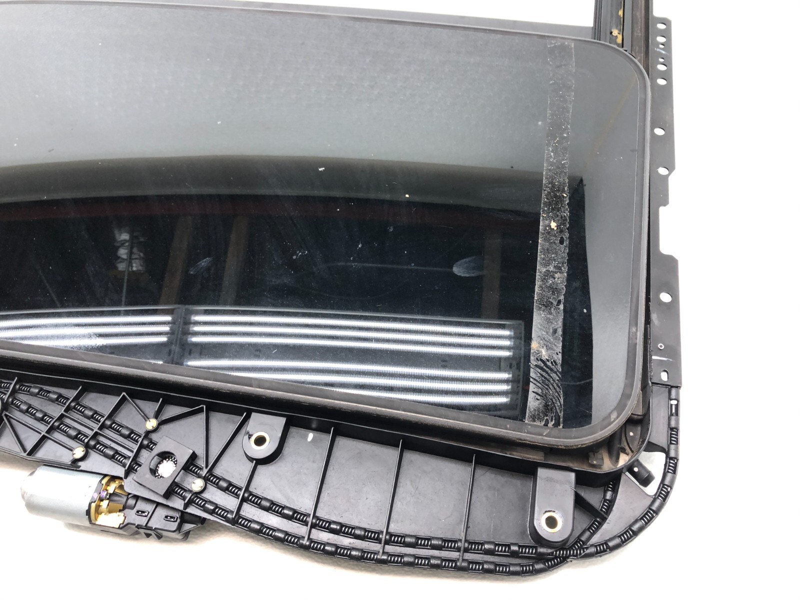 2014-2019 MASERATI GHIBLI FRONT SUNROOF MOONROOF ASSEMBLY OEM.