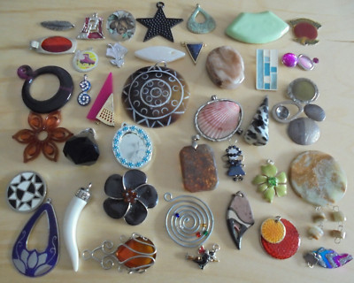 40 x stylische Anhänger Konvolut Schmuck verschiedene Designs/Farben Nr. 2276