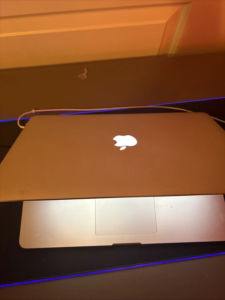 Apple MacBook Pro 15" Mid-2014 Retina (i7, 16GB RAM, 512GB SSD) - Image 3 of 4