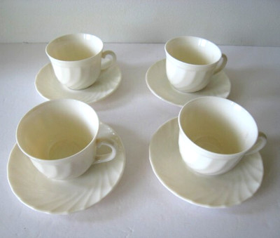 Arcopal France  IVORY Scalloped Swirls Milk Glass Set of 4 Cups & Saucers