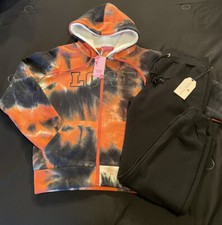 Women  s Sweatsuit Size Large