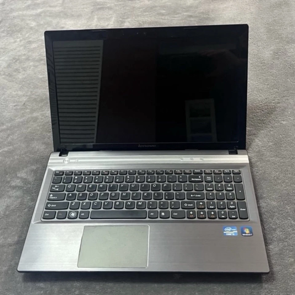 Computadora portátil Lenovo IdeaPad P580 Foto 4 de 4