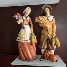 Thanksgiving Resin Pilgrim Couple 