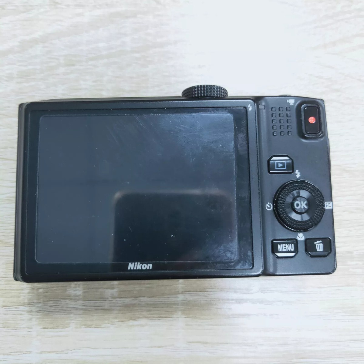 Nikon COOLPIX S8200 16.1M Compact 14 x Optical Zoom Digital