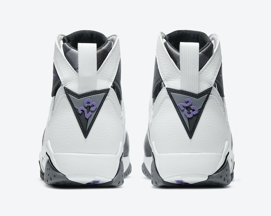 最終値下げ　 美品　Air Jordan 7 ホワイト/ブルー Nike Air Jordan 7 Retro White Grey Varsity Purple CU9307-100