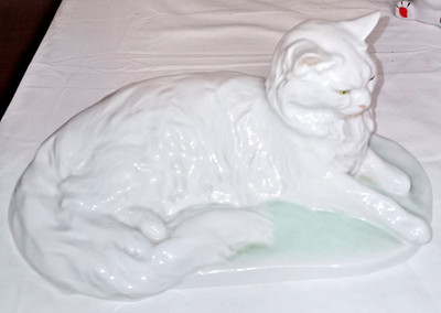 Vintage Herend Hungary Porcelain Persian Cat #5381 Laying in Repose, Mint!