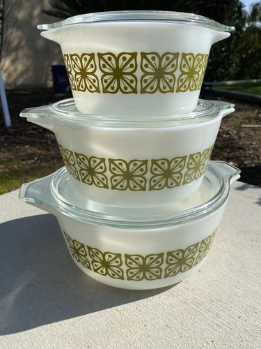 Vintage PYREX Verde Green Square Flowers Casserole Set with Lids 473 474 475