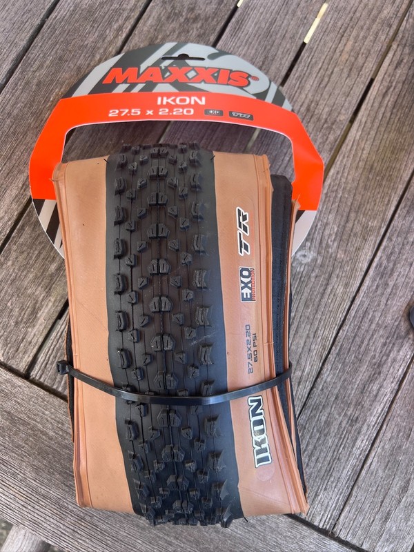 Maxxis Ikon 27.5x2.20 60 TPI Folding Dual Compound TR Tanwall Tyre