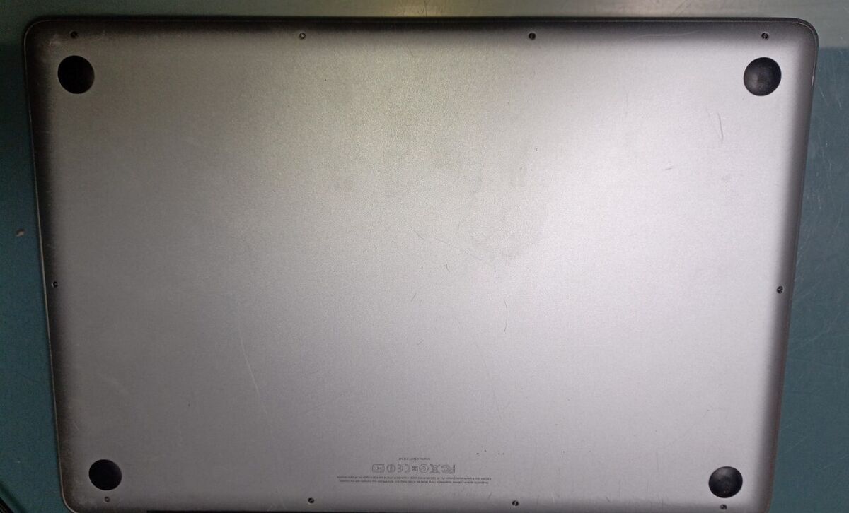 Apple MacBook Pro 15” LATE 2011, 320GB HDD, i7 2.2GHz 8GB Apple MacBook Pro 15” LATE 2011, 320GB HDD, i7 2.2GHz 8GB